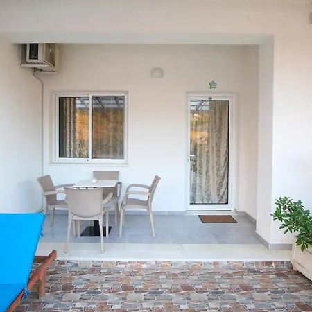 Aqua Blue Hotel 4*