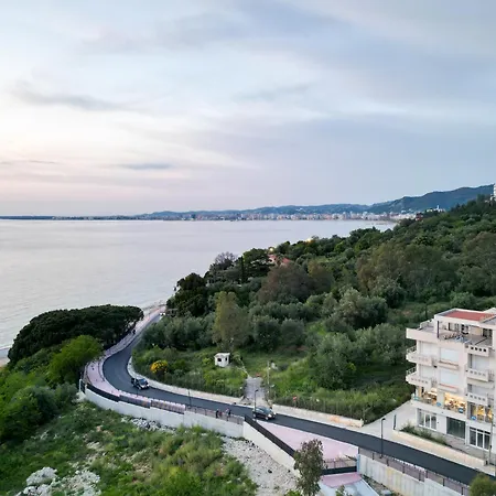 Aqua Blue Hotel 4*