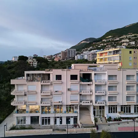 Aqua Blue Hotel 4*